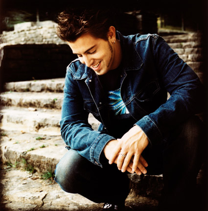jeremy_kneeling_400.jpg